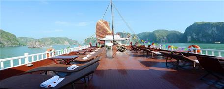 Du thuyền Royal Palace Hạ Long